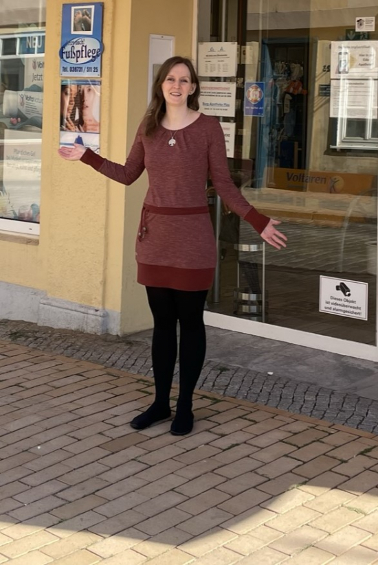 Geschäftsführerin Anja Krohn vor Ihrer Apotheke